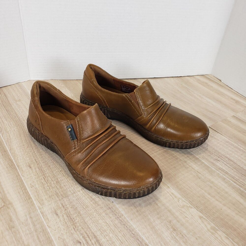 Clarks Magnolia Faye Slip On Shoes Brown Leather Women Size 9